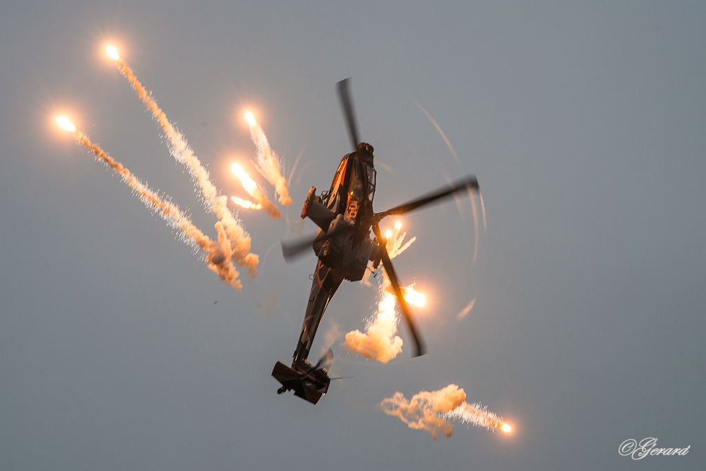 20130913_0348.jpg - RNLAF Apache AH-64